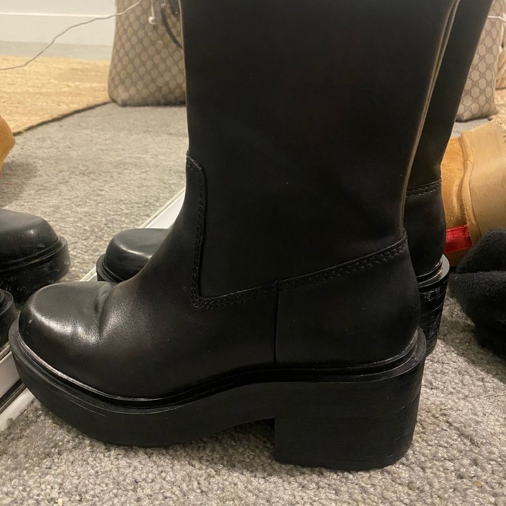 Black leather Zara boots